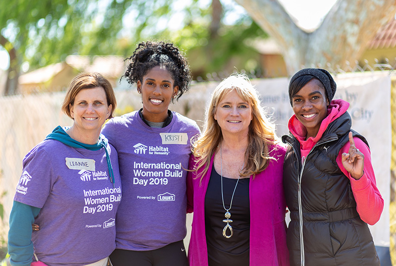 LeAnne Romesburg (Lowe's), Kristi Castlin (U.S. Olympian), Erin Rank (Habitat LA) and Shevon Nieto (U.S Olympian) smiling together for a photo.